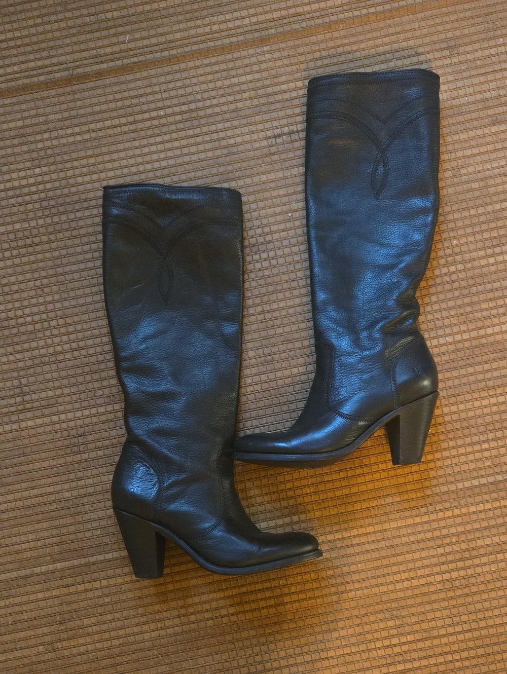 Frye Black Leather Mustang Stitch Tall Western Heeled Boots Size 8.5 EUC